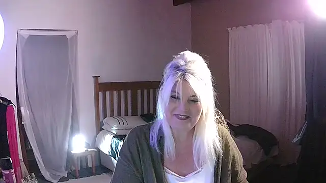 Miahotmilf online show from March 7, 7:55 pm