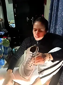 Snapshot of Dakary_hot chatting on February 5, 8:24 pm Dakary hot online show from February 5, 8:24 pm