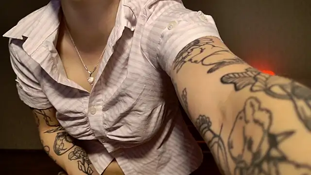 Snapshot of MazzyDoll chatting on May 9, 5:01 am MazzyDoll online show from May 9, 5:01 am