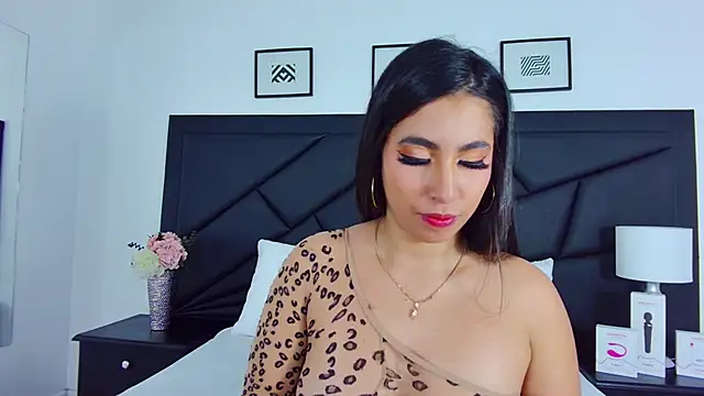 Snapshot of SophieCarther chatting on February 1, 4:22 pm SophieCarther online show from February 1, 4:22 pm