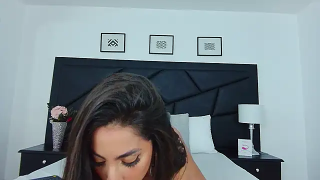 Snapshot of SophieCarther chatting on February 19, 12:44 pm SophieCarther online show from February 19, 12:44 pm