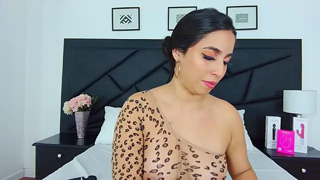 Snapshot of SophieCarther chatting on March 4, 3:59 pm SophieCarther online show from March 4, 3:59 pm