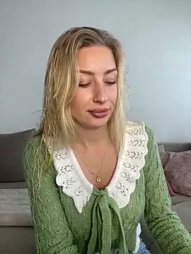 belle98 online show from December 15, 12:31 pm