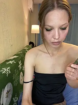 Snapshot of KateMariett chatting on June 7, 9:18 pm KateMariett online show from June 7, 9:18 pm