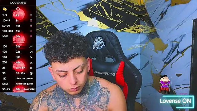 Kevin22 222 online show from November 11, 3:06 am