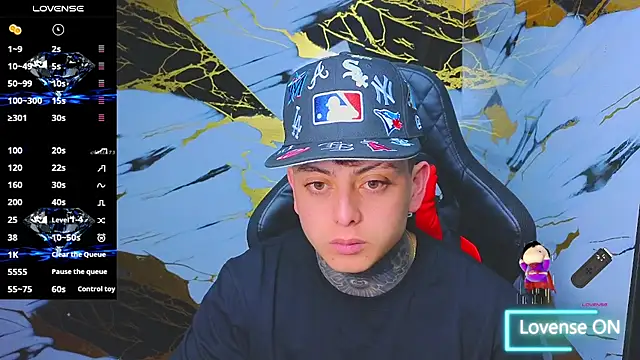 Kevin22 222 online show from November 19, 4:01 am