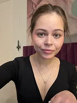 Kelly Cuutie online show from March 21, 12:37 am