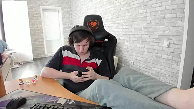 iliaskrislove online show from March 23, 5:21 am