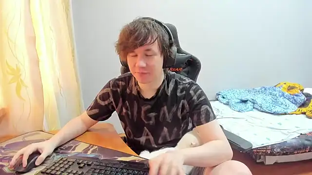 iliaskrislove online show from September 25, 12:20 pm