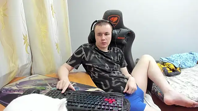 iliaskrislove online show from October 12, 5:34 pm