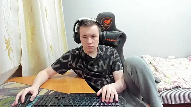 iliaskrislove online show from November 20, 1:06 am