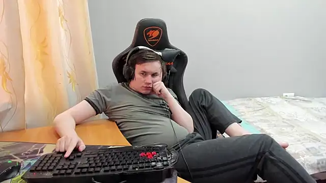 iliaskrislove online show from March 7, 1:30 pm