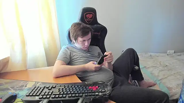 iliaskrislove online show from March 20, 4:28 am