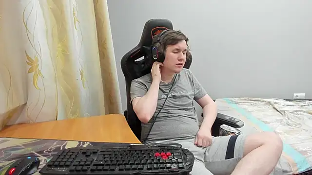 iliaskrislove online show from March 27, 8:30 pm