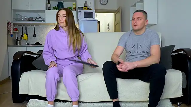 littlesweettifany online show from January 10, 11:45 am