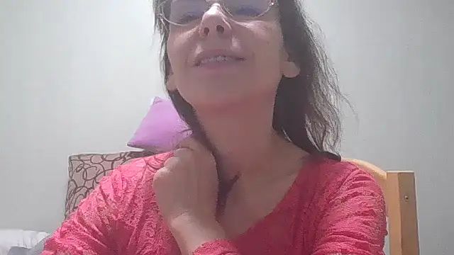 HollyJewel online show from January 20, 6:10 pm