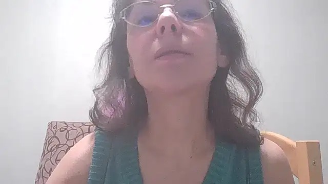 HollyJewel online show from March 6, 6:26 pm