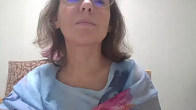 HollyJewel online show from October 9, 4:49 pm