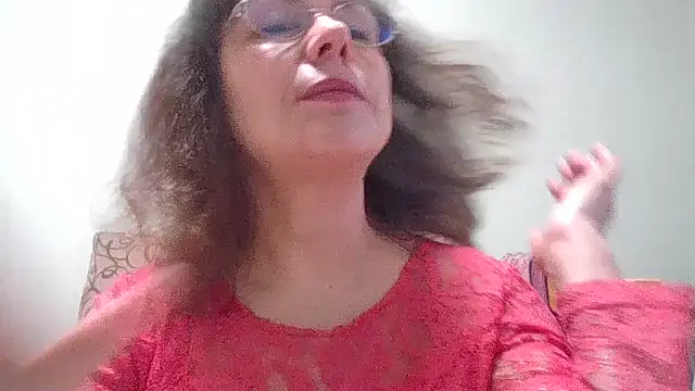 HollyJewel online show from April 16, 4:19 pm