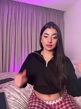 Snapshot of ZoeZayd chatting on February 7, 10:13 pm ZoeZayd online show from February 7, 10:13 pm