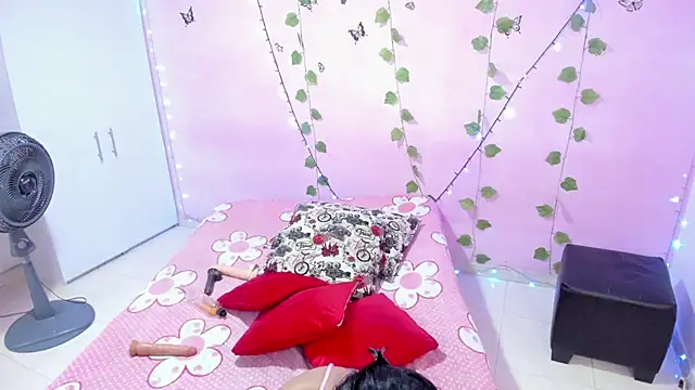 Snapshot of ambersmitx chatting on December 27, 2:22 pm ambersmitx online show from December 27, 2:22 pm