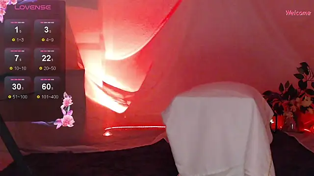 Snapshot of Leonora_luxry chatting on October 3, 1:46 am Leonora luxry online show from October 3, 1:46 am