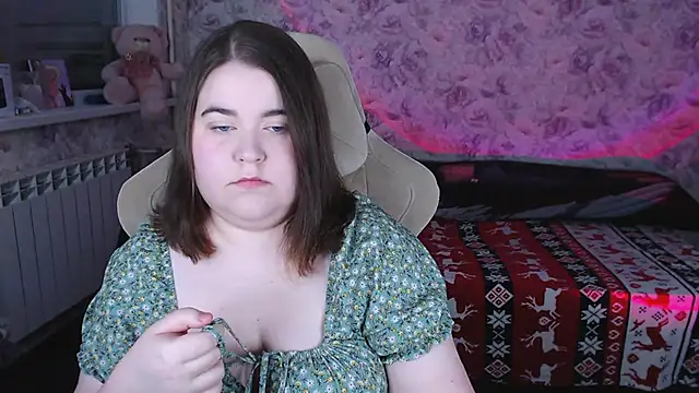 Estelle Hicks online show from March 18, 6:33 pm