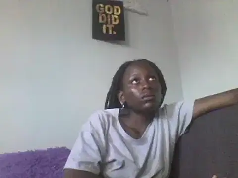 Snapshot of chilliedoug chatting on December 15, 1:54 pm chilliedoug online show from December 15, 1:54 pm