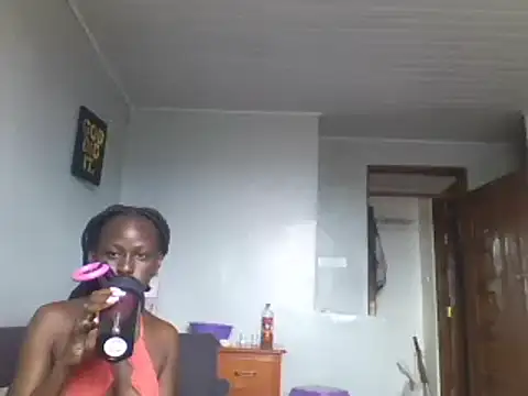 Snapshot of chilliedoug chatting on December 22, 8:16 am chilliedoug online show from December 22, 8:16 am