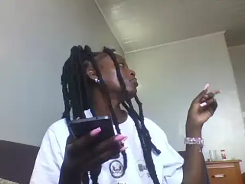 Snapshot of chilliedoug chatting on December 28, 7:22 am chilliedoug online show from December 28, 7:22 am
