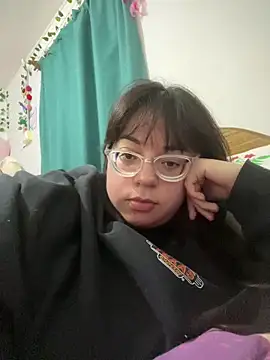 indiegirl666 online show from February 1, 4:33 am