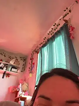 indiegirl666 online show from April 8, 9:04 pm