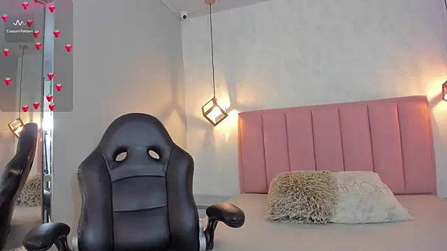 SUNNYCYRUS online show from February 4, 12:33 pm