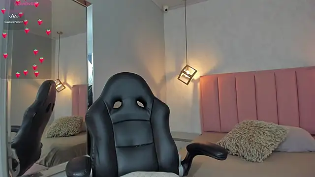 SUNNYCYRUS online show from February 16, 12:56 pm