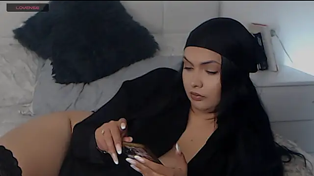 Snapshot of BriannaBk chatting on June 18, 2:54 pm BriannaBk online show from June 18, 2:54 pm