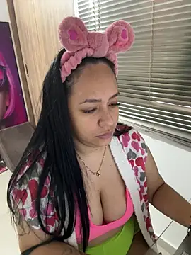 Snapshot of marta201_alfaro chatting on February 9, 1:56 pm marta201 alfaro online show from February 9, 1:56 pm