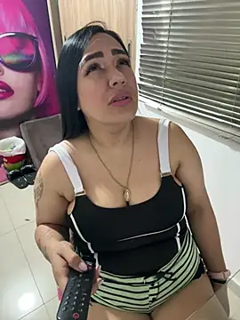 Snapshot of marta201_alfaro chatting on February 15, 12:33 pm marta201 alfaro online show from February 15, 12:33 pm