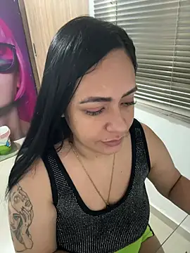 Snapshot of marta201_alfaro chatting on February 23, 12:27 pm marta201 alfaro online show from February 23, 12:27 pm