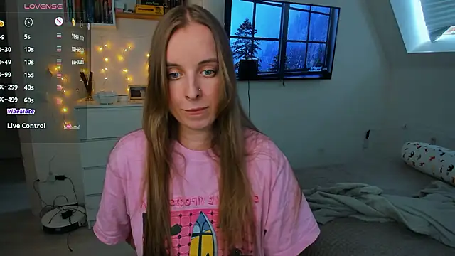 Snapshot of violet_blue_eyes chatting on March 9, 12:53 pm violet blue eyes online show from March 9, 12:53 pm