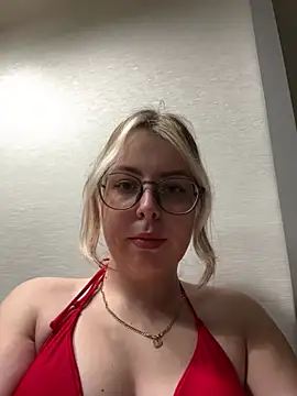 Snapshot of Livewithlucy chatting on January 28, 1:38 pm Livewithlucy online show from January 28, 1:38 pm