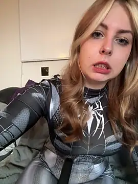 Snapshot of Livewithlucy chatting on February 21, 12:28 pm Livewithlucy online show from February 21, 12:28 pm