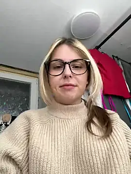 Snapshot of Livewithlucy chatting on March 22, 4:37 pm Livewithlucy online show from March 22, 4:37 pm