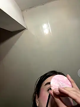 saracaball  online show from November 1, 9:50 pm