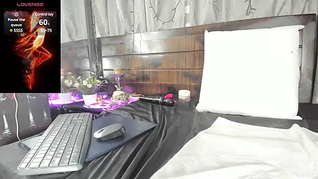 Snapshot of eva1saenz chatting on February 26, 11:59 pm eva1saenz online show from February 26, 11:59 pm