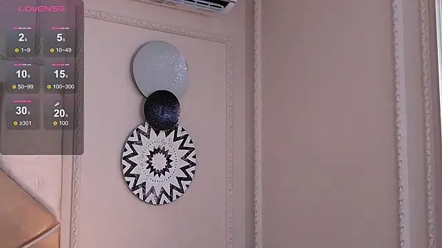 Nahomi King online show from December 5, 2:36 pm