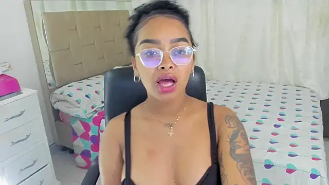 gretell evans online show from December 18, 7:19 pm