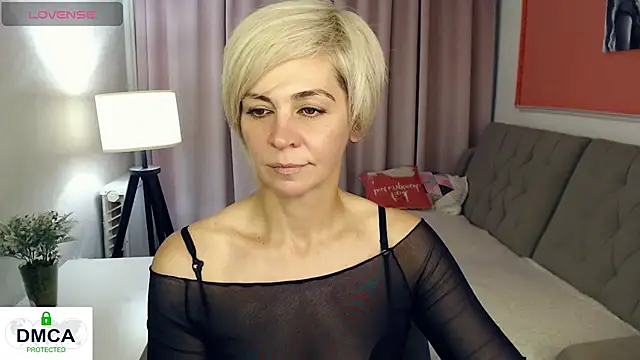 Blonde lola444 online show from July 16, 4:35 pm