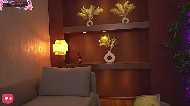 JustinneJade online show from March 11, 8:41 am