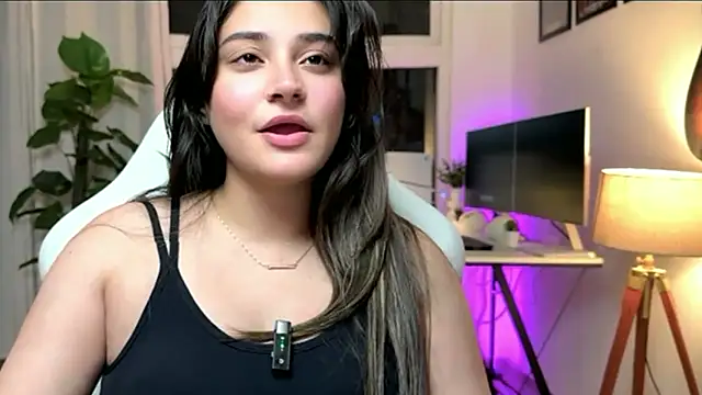 demieliss online show from April 26, 7:33 pm