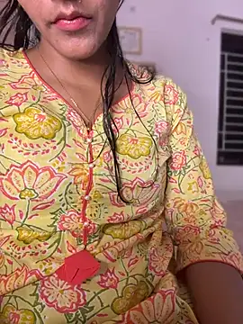 Snapshot of Goddess_sneha chatting on April 17, 3:48 pm Goddess sneha online show from April 17, 3:48 pm